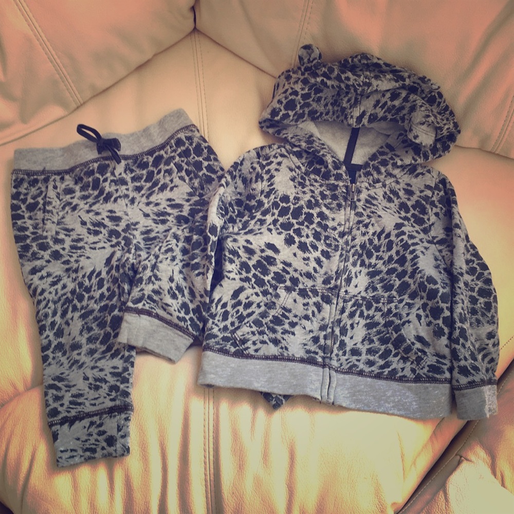 Cheetah sweatsuit